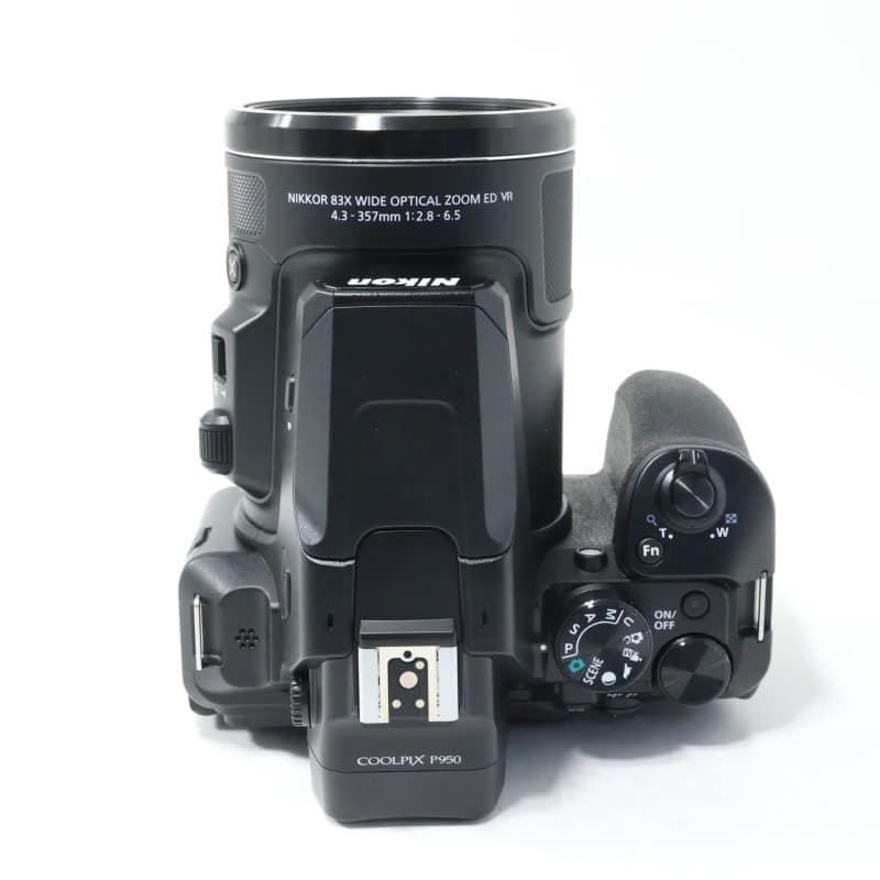 COOLPIX P950