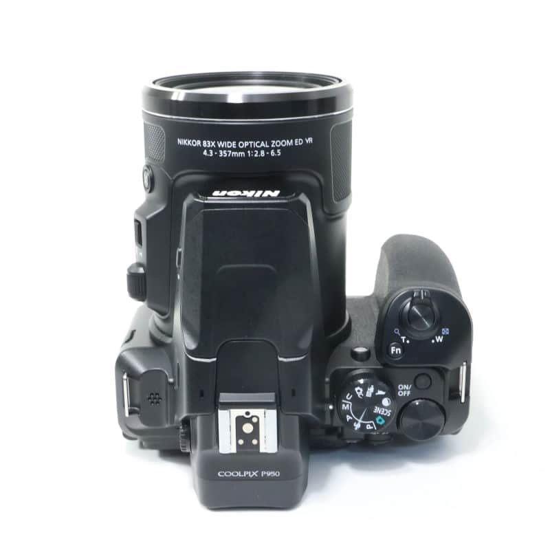 COOLPIX P950