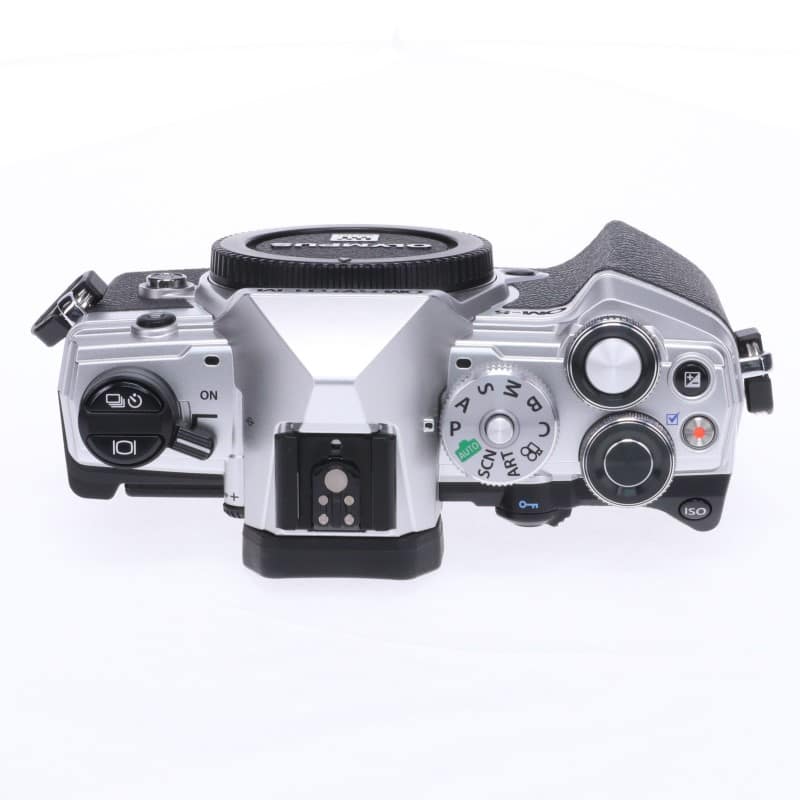 OM SYSTEM OM-5 ボディー シルバー