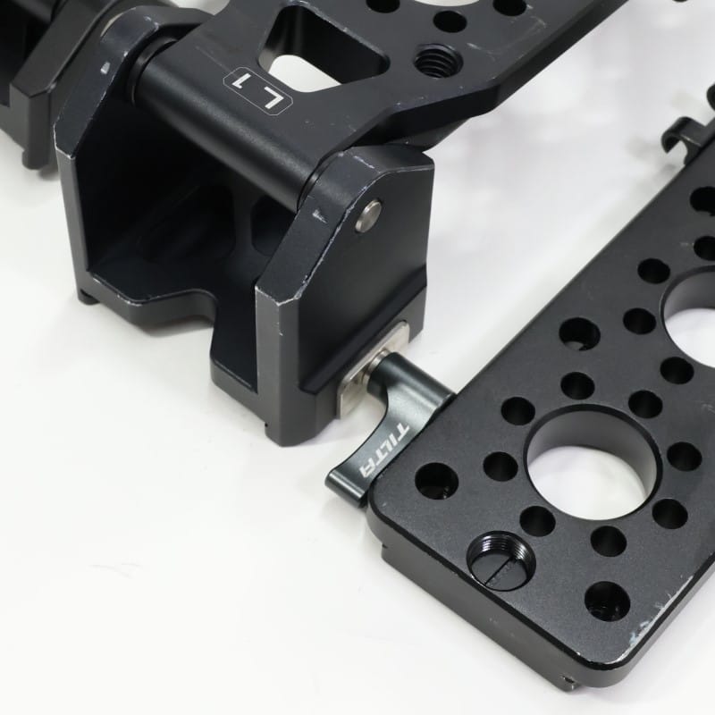 HDA-T02-V [Hydra Alien Car Mounting System - V-Mount]