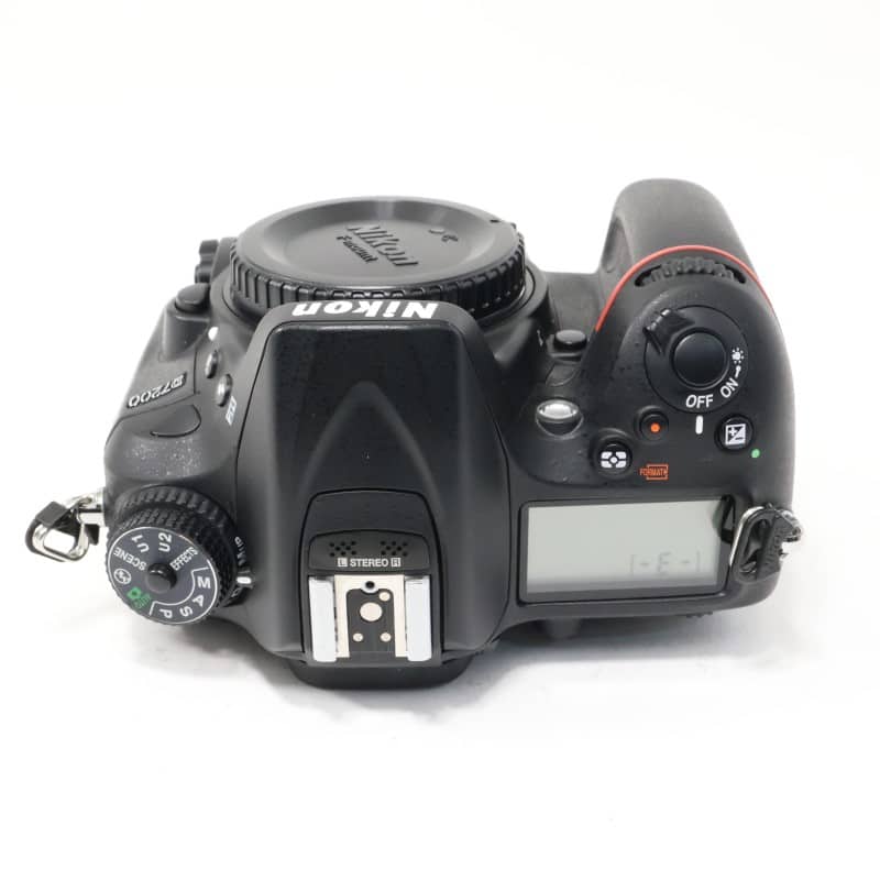 D7200