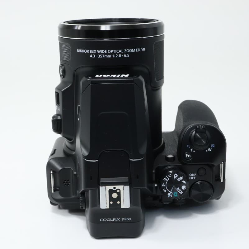COOLPIX P950