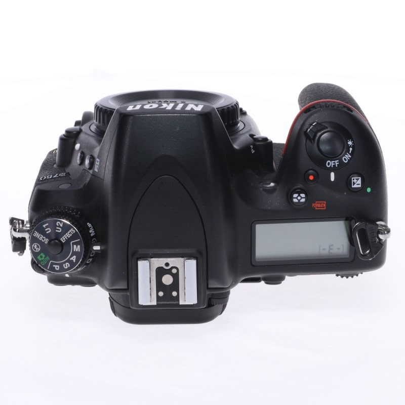 D750