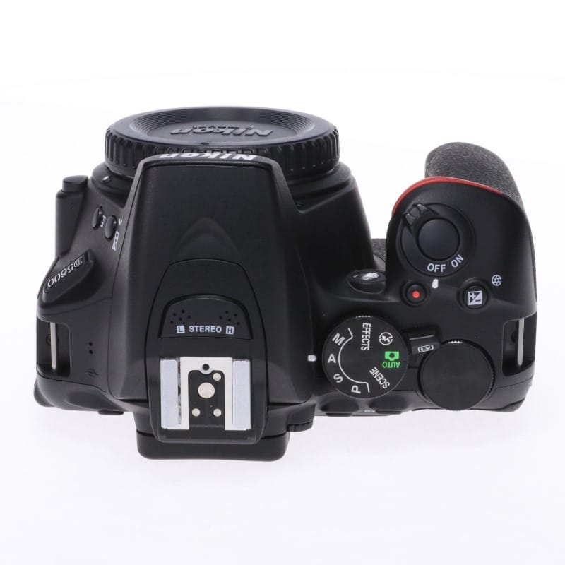 D5600