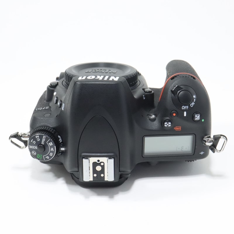 D750