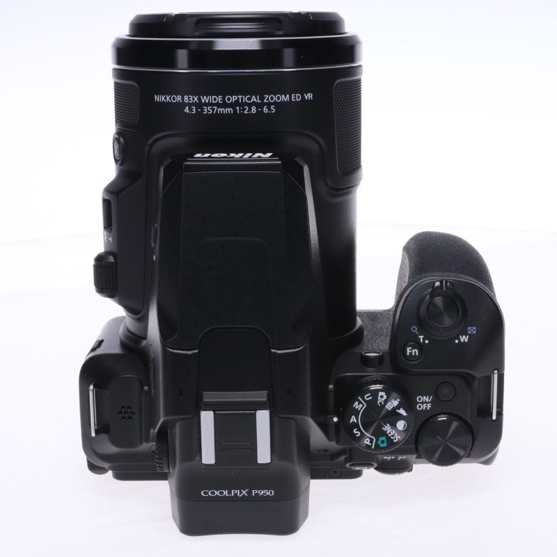 COOLPIX P950