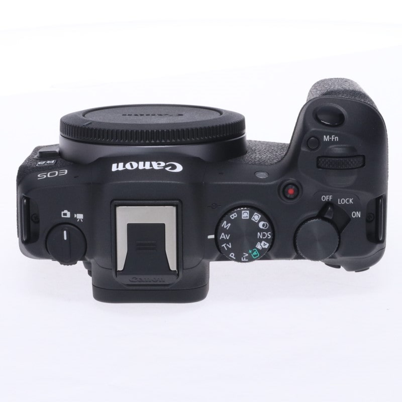 EOS R8