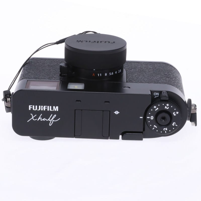 X half (FUJIFILM X-HF1) ブラック