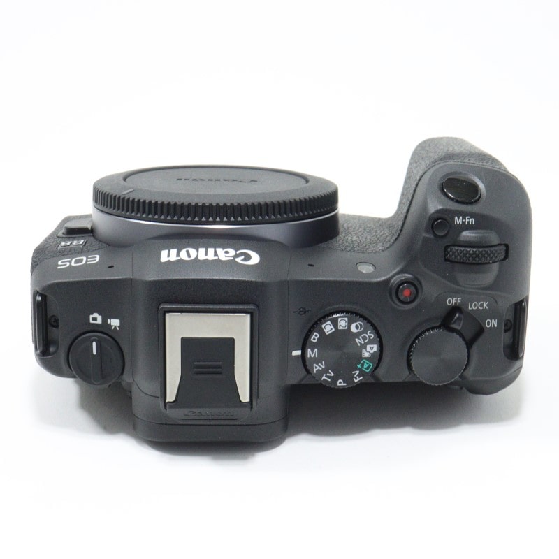 EOS R8