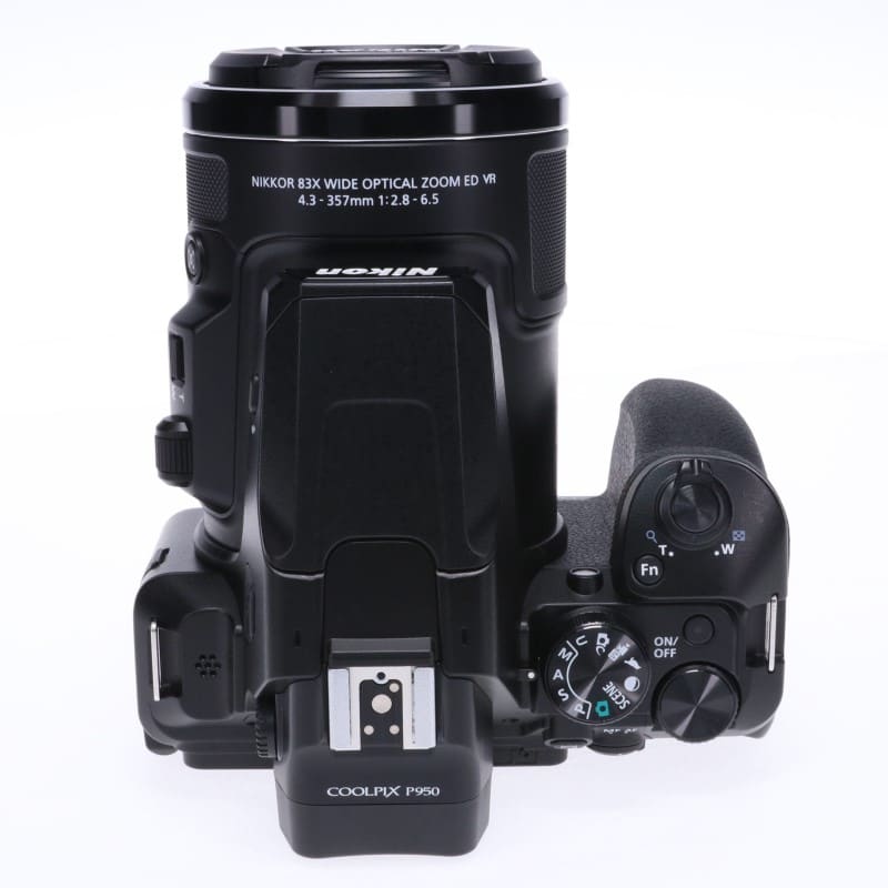 COOLPIX P950