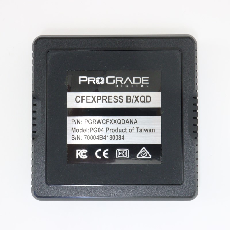 PROGRADE PG04 CFexpress/XQD カードリーダー