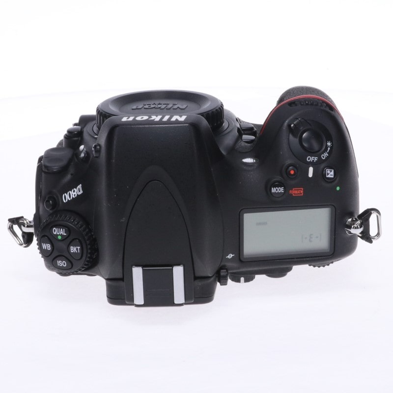 D800