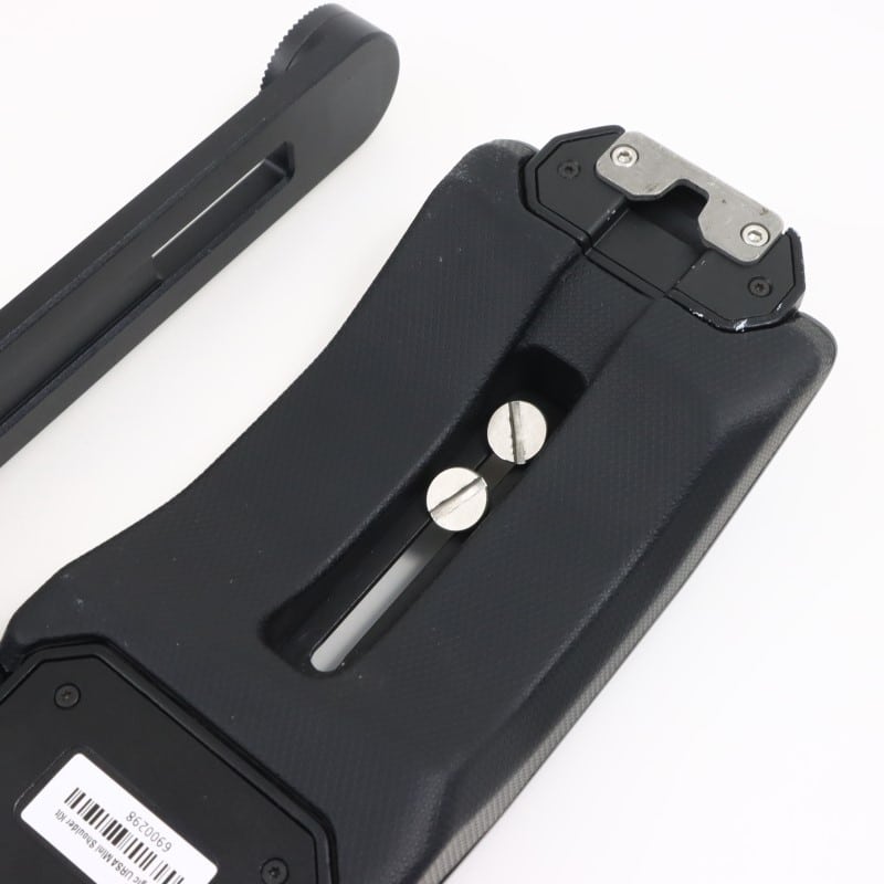 CINEURSASHMKM [Blackmagic URSA Mini Shoulder Kit]