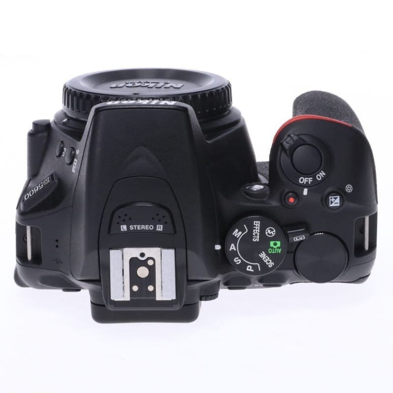 D5600 ボディ