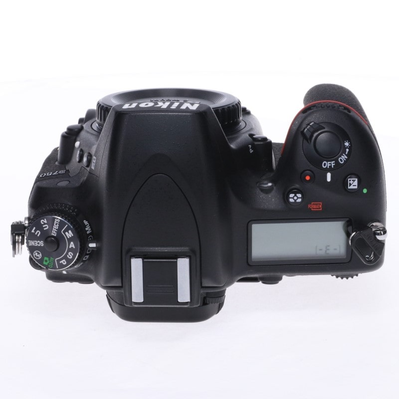 D750