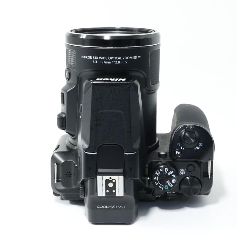 COOLPIX P950