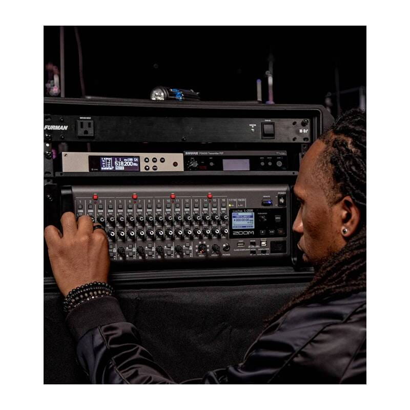 LiveTrak L-20R