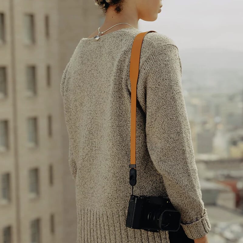 フォーム レザー カメラストラップ ショート アンバー LRS-S-AM-1