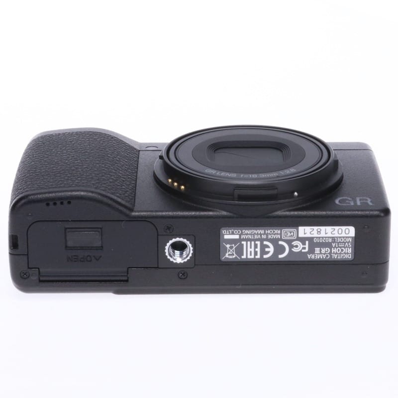 RICOH GR III