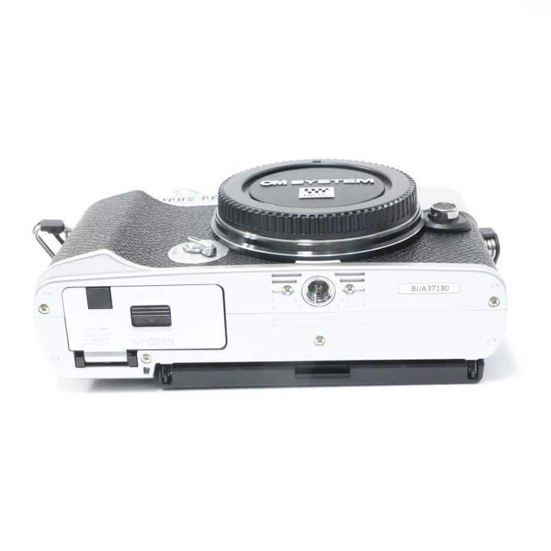 PEN E-P7 ボディー シルバー