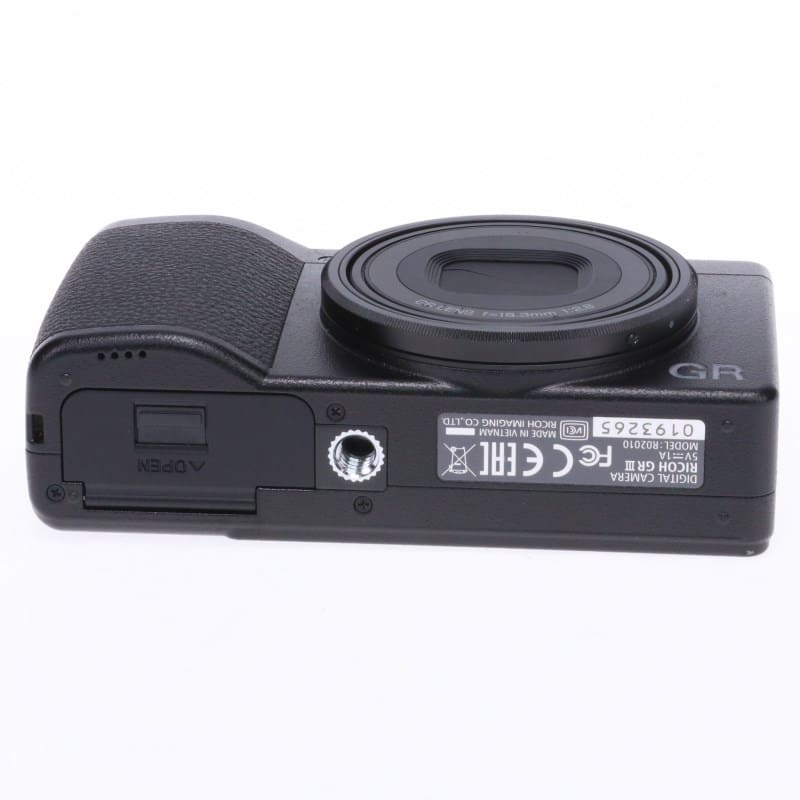 RICOH GR III