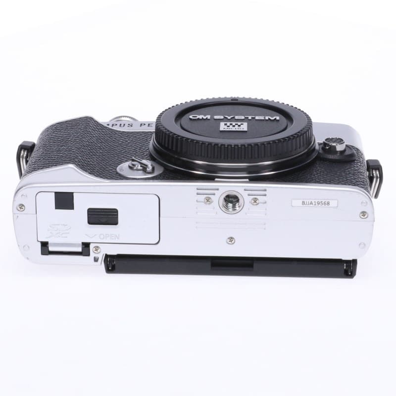 PEN E-P7 ボディー シルバー