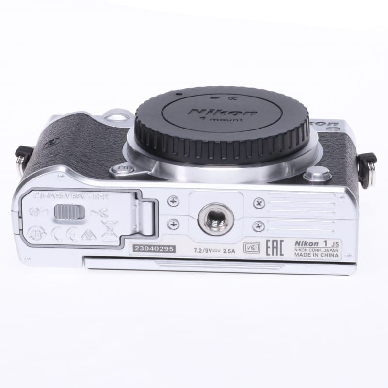 Nikon 1 J5 ボディ シルバー