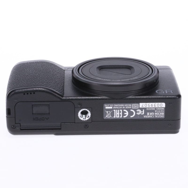 RICOH GR III