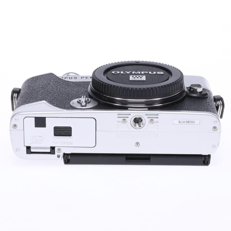 PEN E-P7 ボディー シルバー