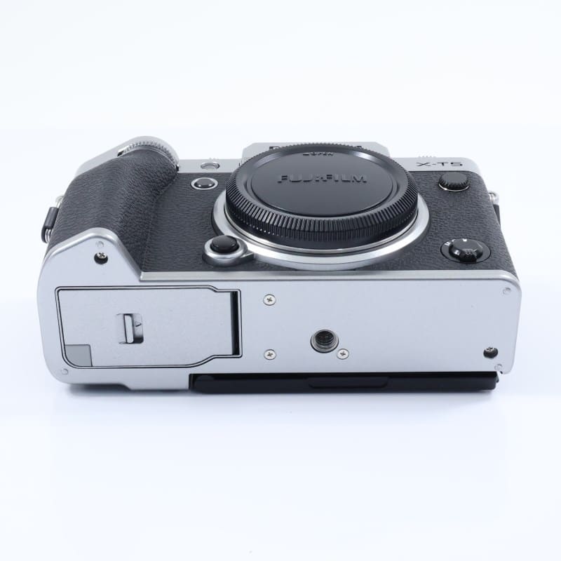富士フイルム FUJIFILM X-T5 ボディ シルバー (日本語・英語版) AB