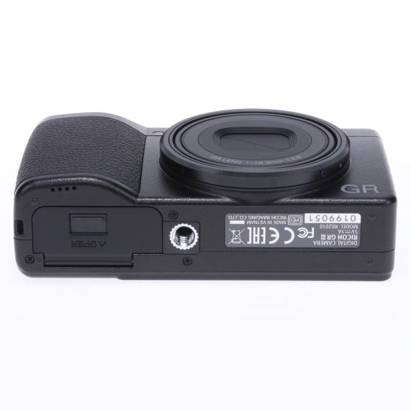 RICOH GR III