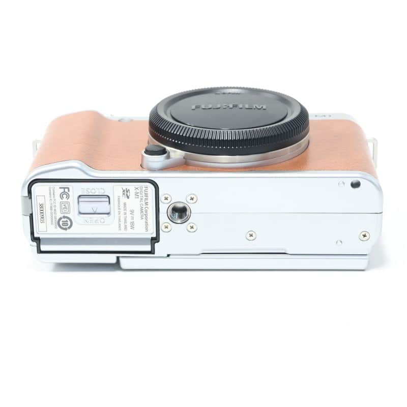 FUJIFILM X-M1 ボディ ブラウン