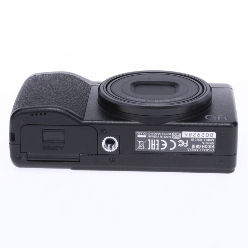 RICOH GR III