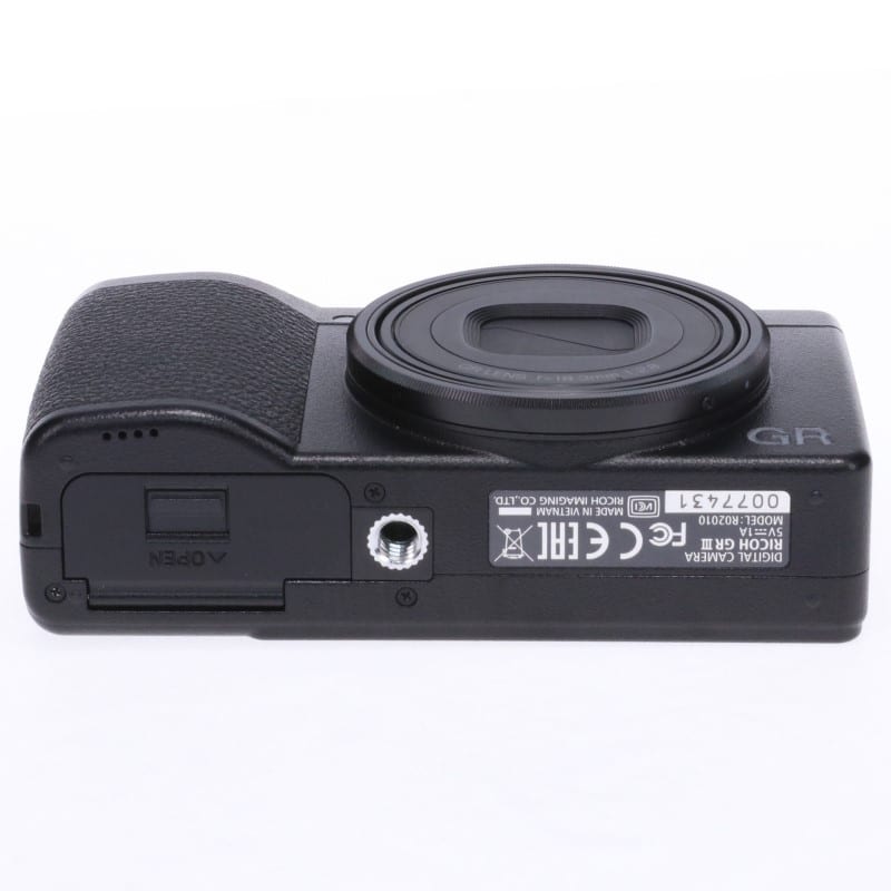 RICOH GR III