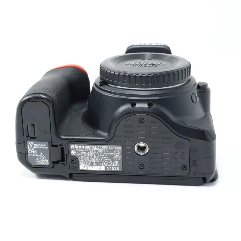 D5600 ボディ