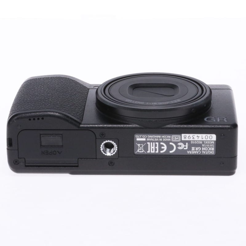 RICOH GR III