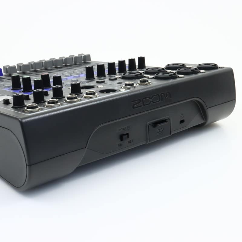LiveTrak L-8 [デジタルミキサー/レコーダー]