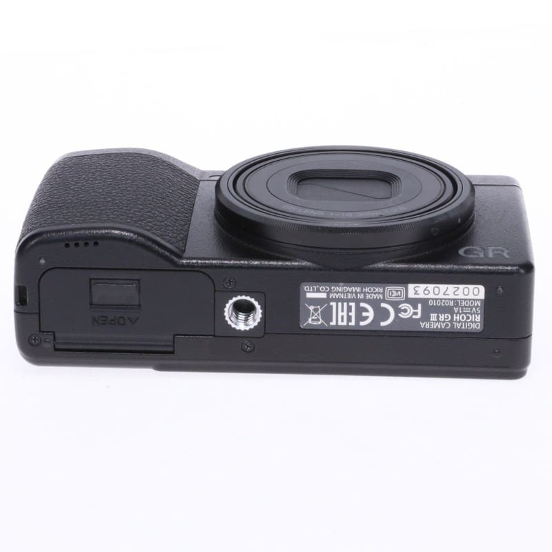 RICOH GR III