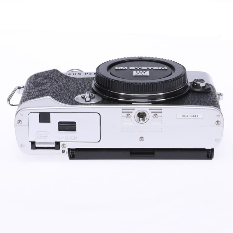 PEN E-P7 ボディー シルバー