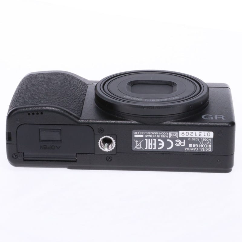 RICOH GR III