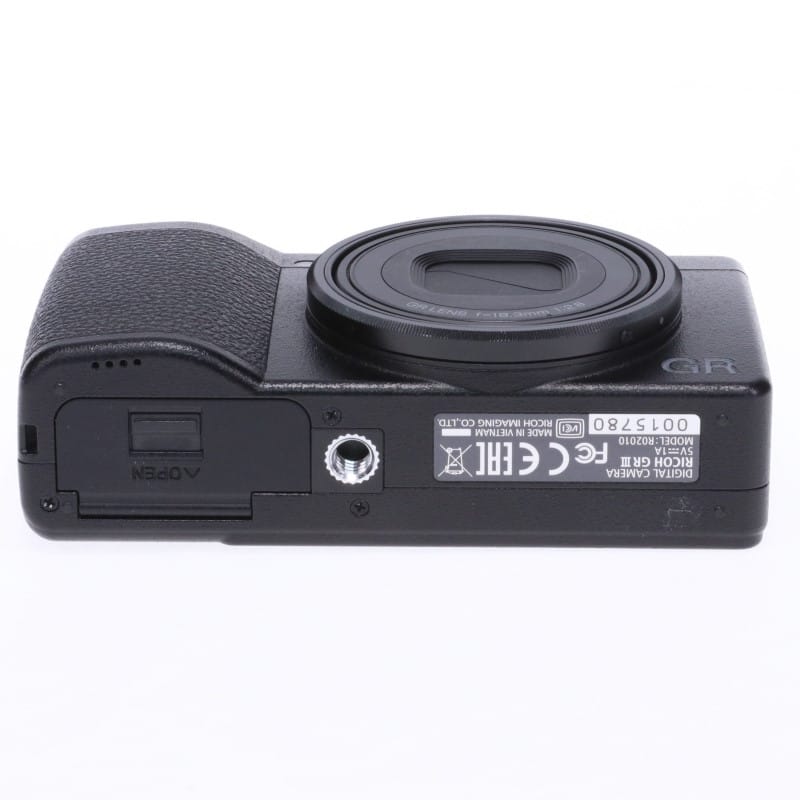 RICOH GR III