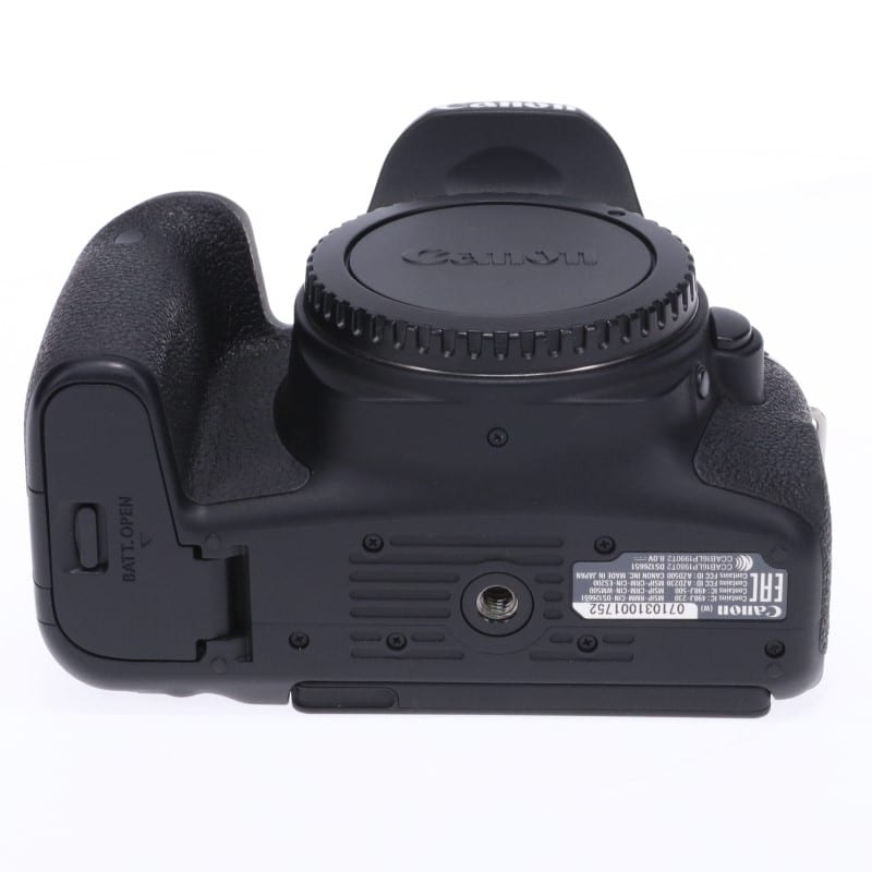 EOS 9000D ボディー