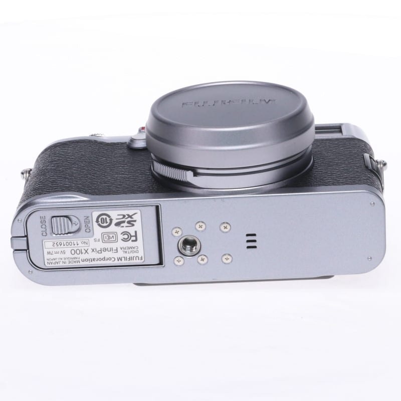 FinePix X100