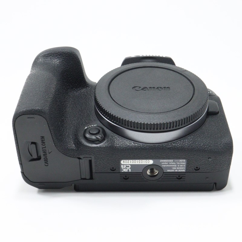EOS R10