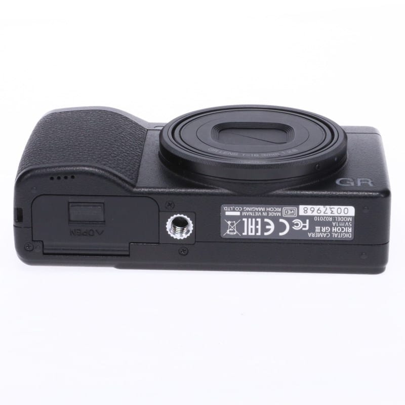 RICOH GR III