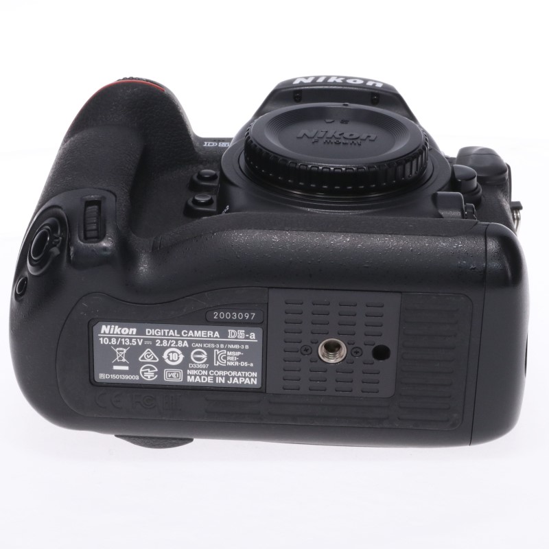 Nikon (ニコン) D5 XQD-Type ボディ（C2120145714612）｜デジタル一眼 