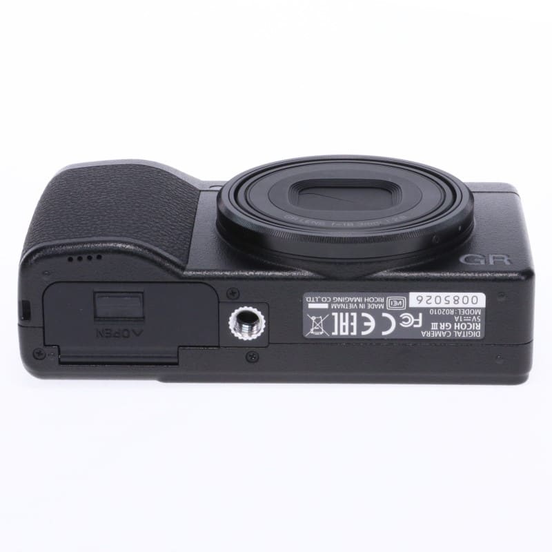 RICOH GR III