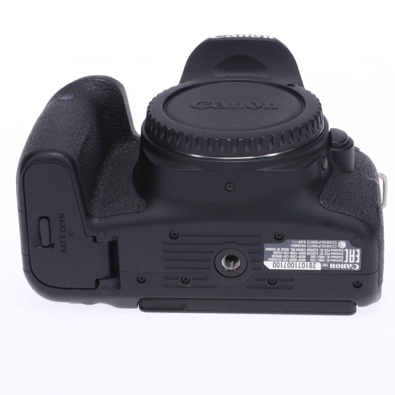EOS 9000D ボディー