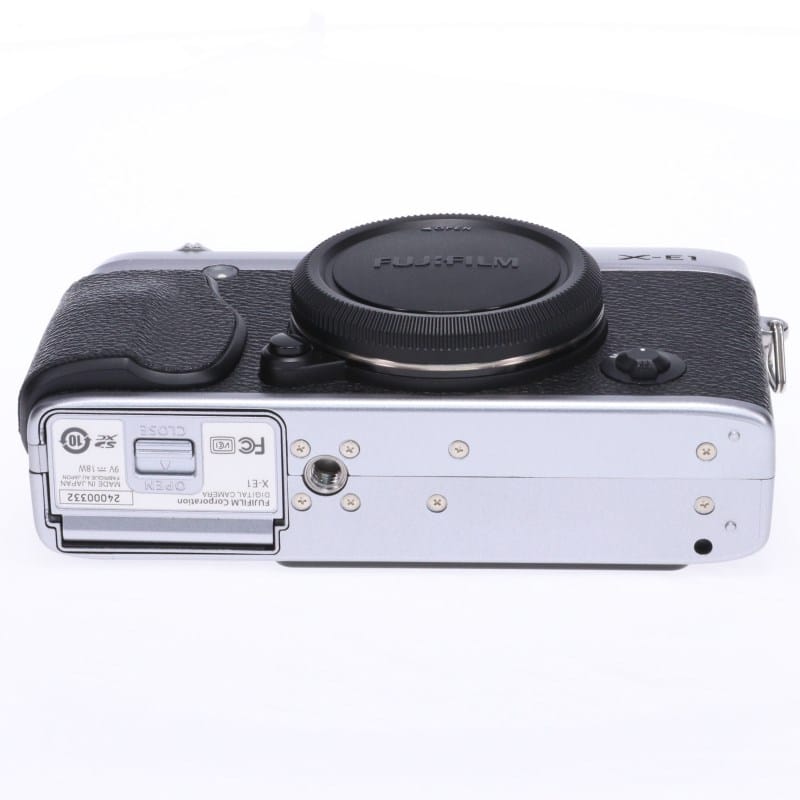 FUJIFILM X-E1 ボディ シルバー