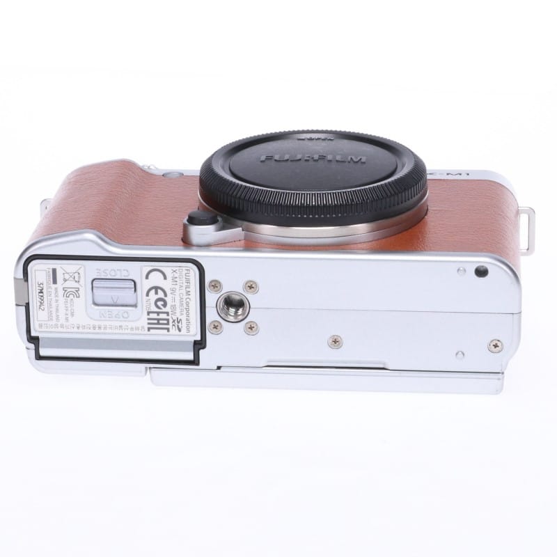 FUJIFILM X-M1 ボディ ブラウン